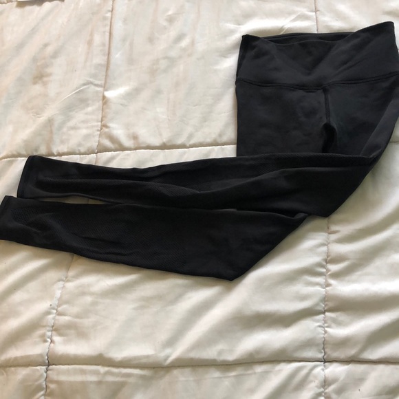 Lululemon legging size 00-2. - Picture 2 of 5